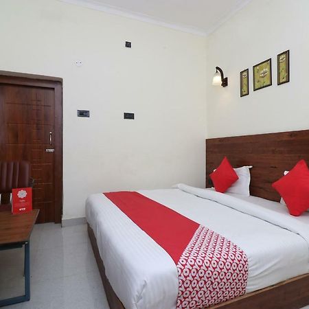 Oyo 28212 High Court View Ξενοδοχείο Αλλαχαμπάντ Εξωτερικό φωτογραφία