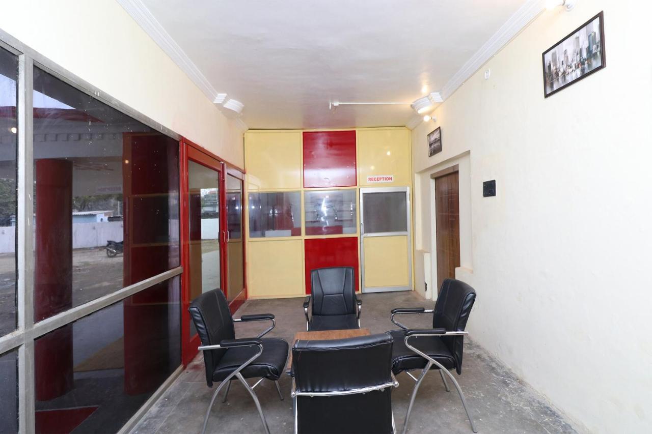 Oyo 28212 High Court View Ξενοδοχείο Αλλαχαμπάντ Εξωτερικό φωτογραφία