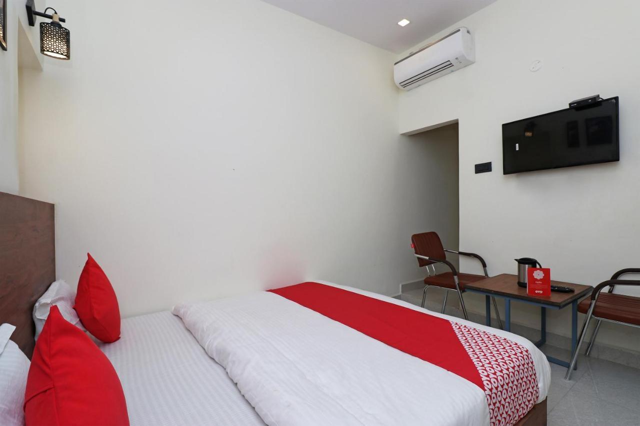 Oyo 28212 High Court View Ξενοδοχείο Αλλαχαμπάντ Εξωτερικό φωτογραφία
